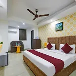 Kelvish Hotel -Igi Airport