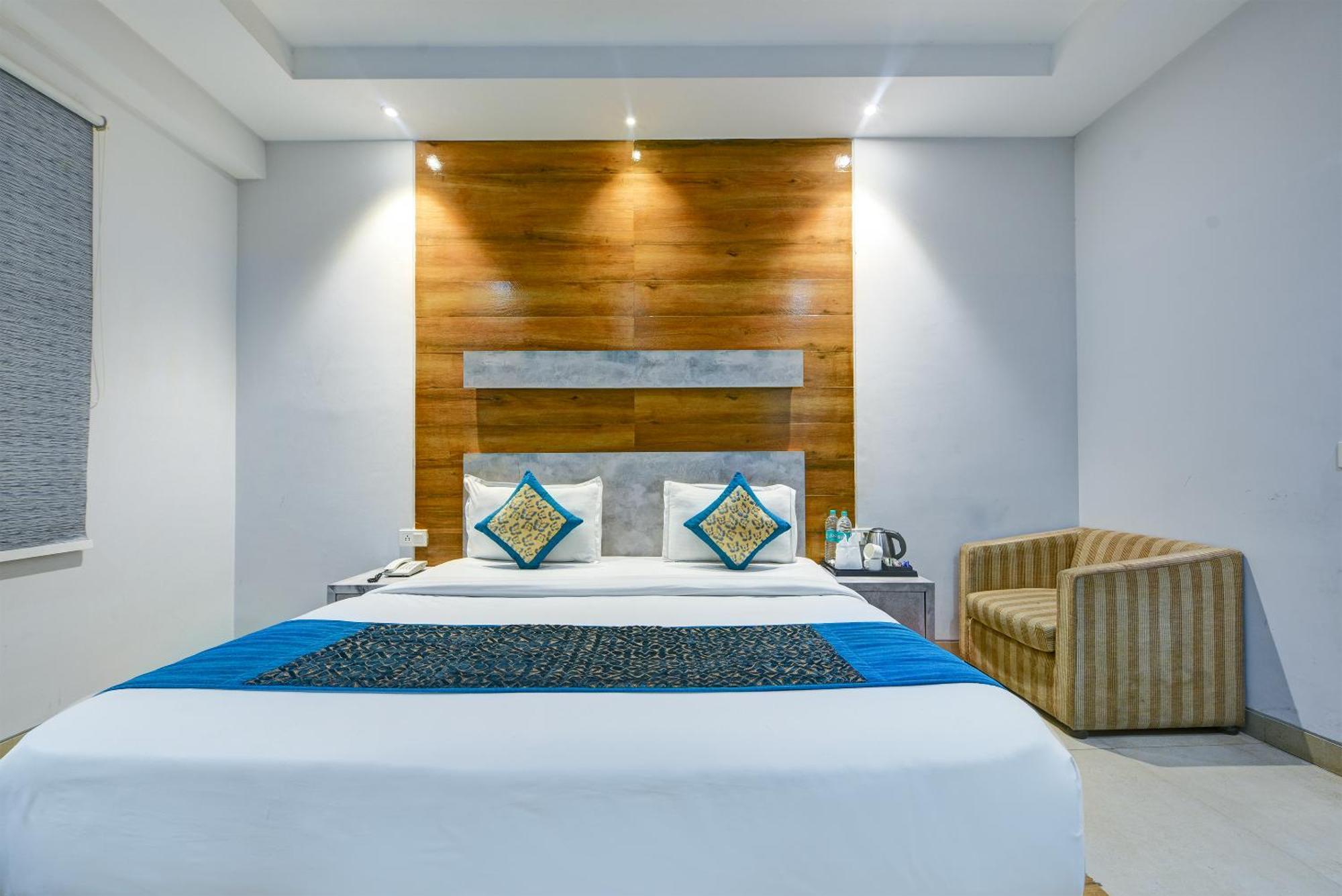 Kelvish -igi Airport Hotel 4*