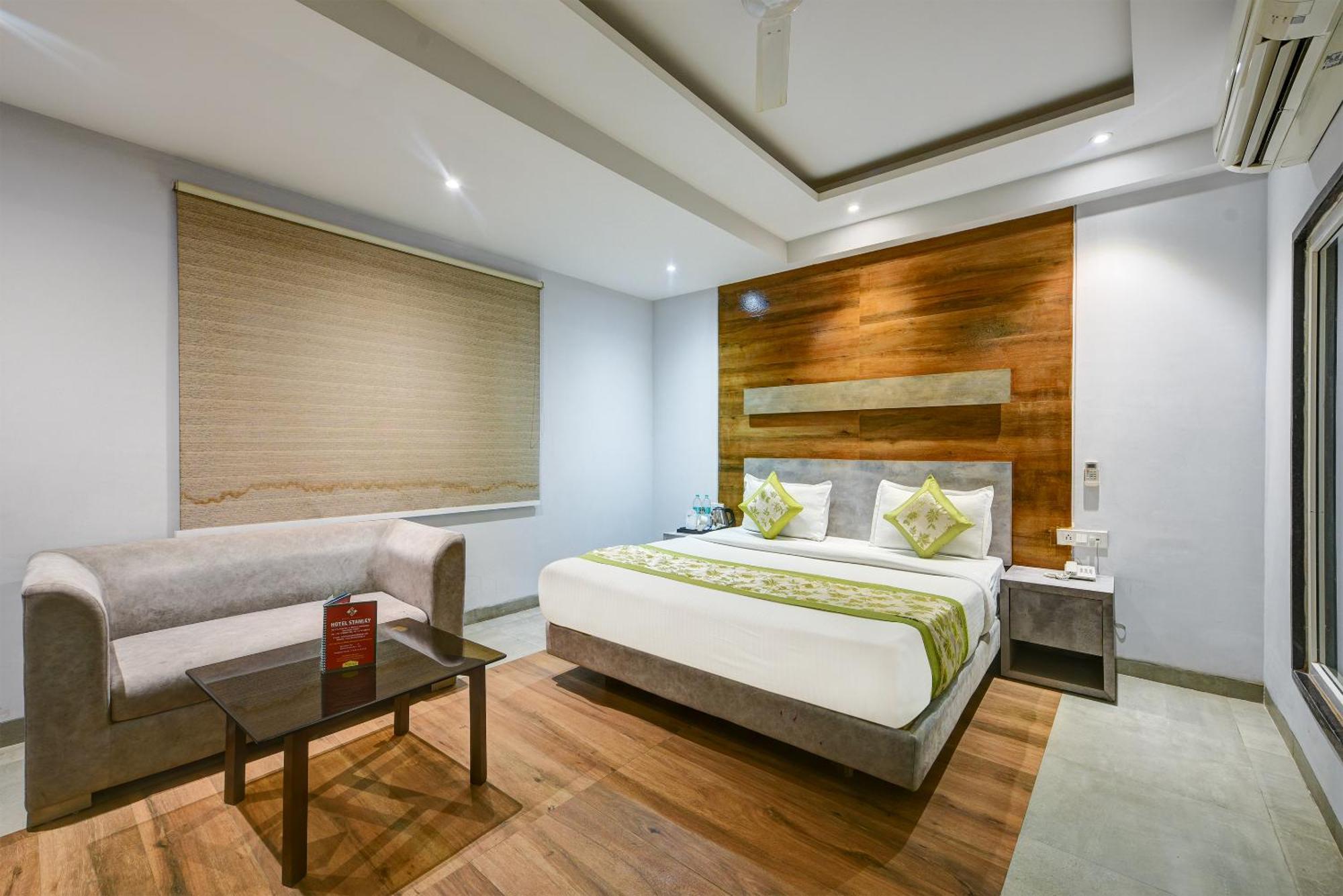 Kelvish -igi Airport Hotel 4*